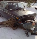 Картина называется &quot;Ковровый вор&quot; , вот так когда-то я задним ходом метров 10 ташил, точнее пиз.ил с гаража ковры!